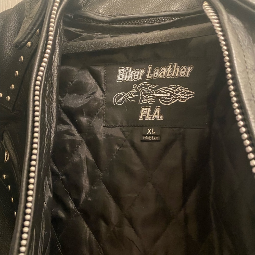 Leather jacket - Picture 3 of 13